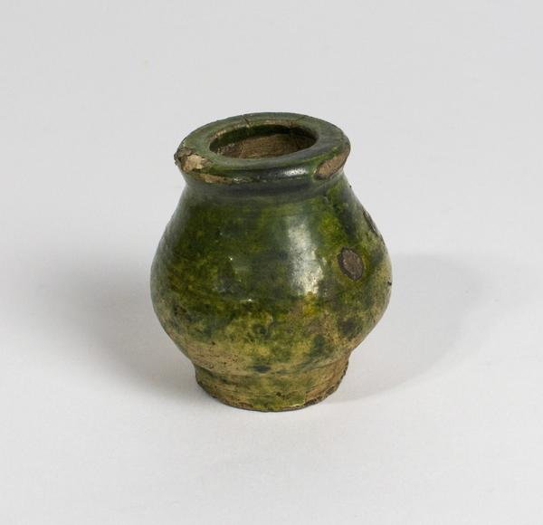 Cosmetic pot