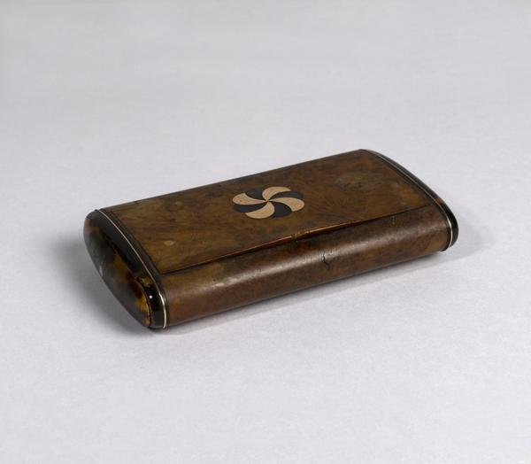 Tortoise-shell snuff-box