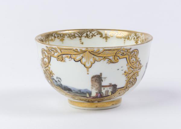 Porcelain tea-bowl