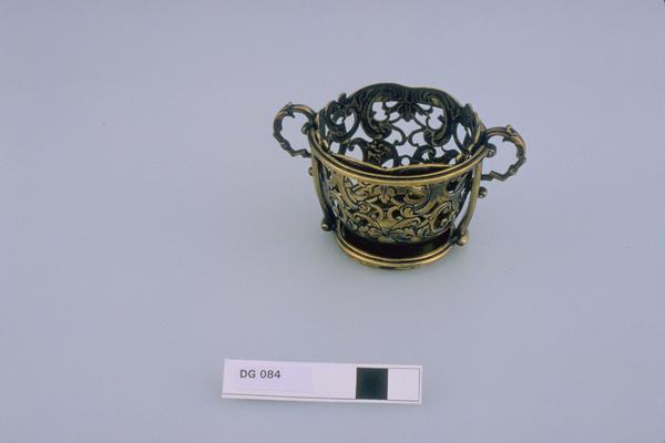 Breakfast-cup with stand