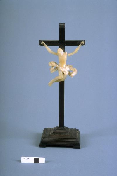 Mother-of-pearl corpus on an ebony cross