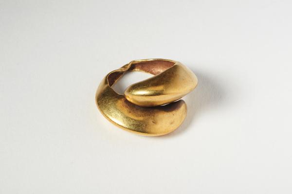 Gold Pennanular Ring