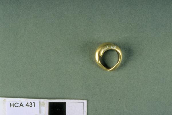 Gold Pennanular Ring