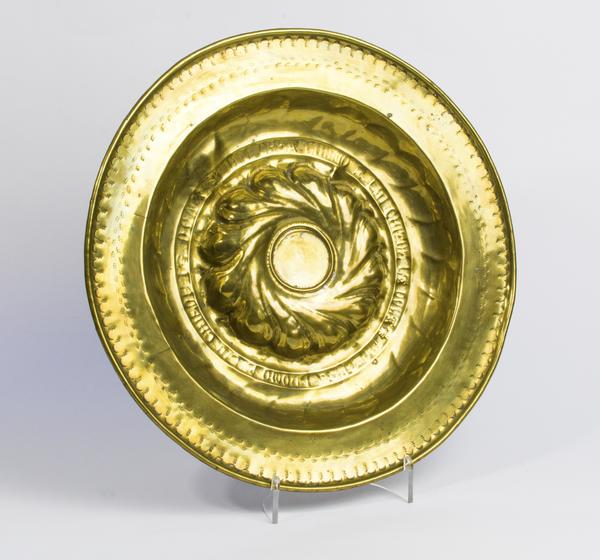 Plate / dish / finger-bowl