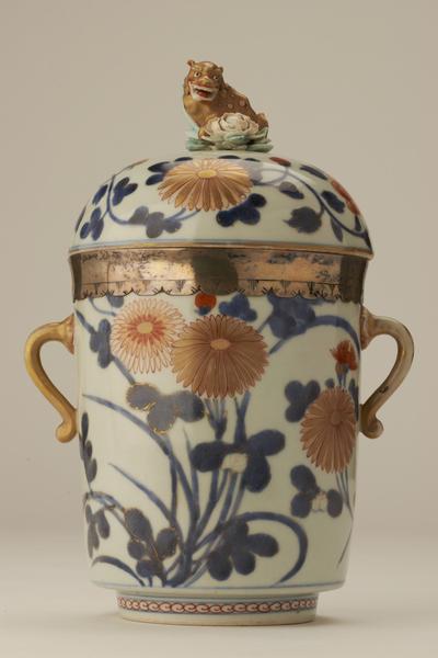 Imari ware bowl and cover