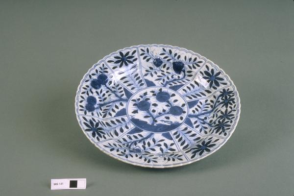 Porcelain dish