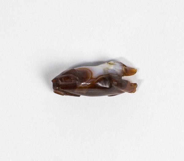 Agate figure of a dog