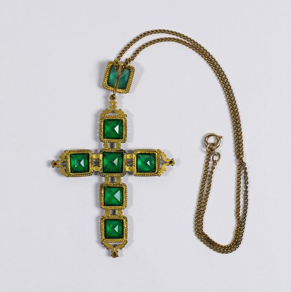 Pendant cross