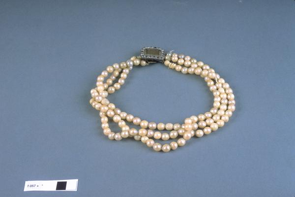 Pearl necklace